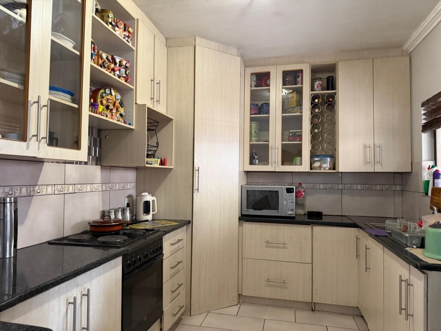 2 Bedroom Property for Sale in Waterval East North West